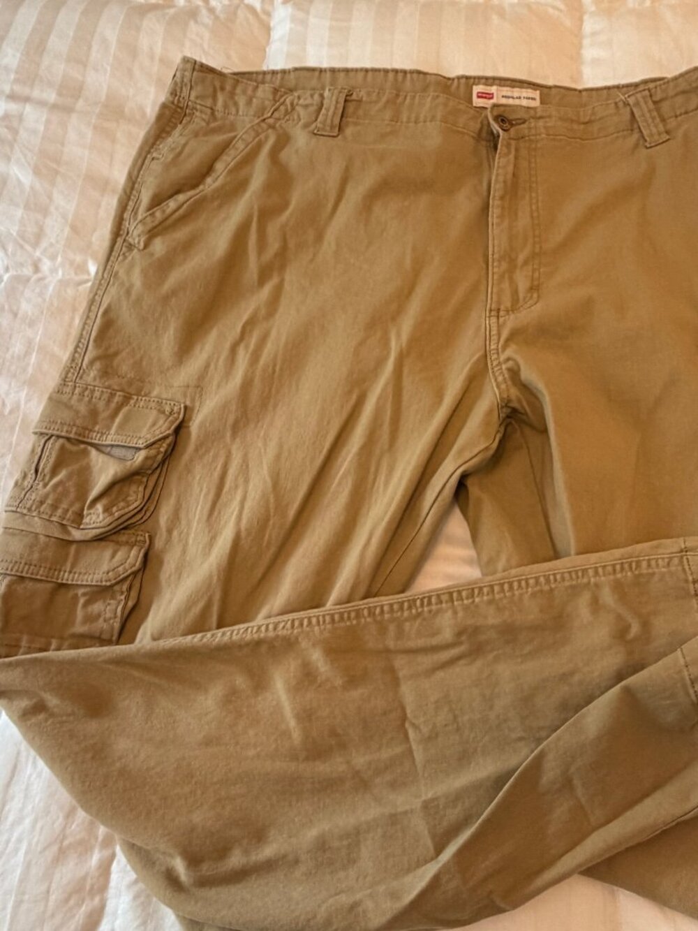 Wrangler, tan canvas cargo pants, 42 x 30